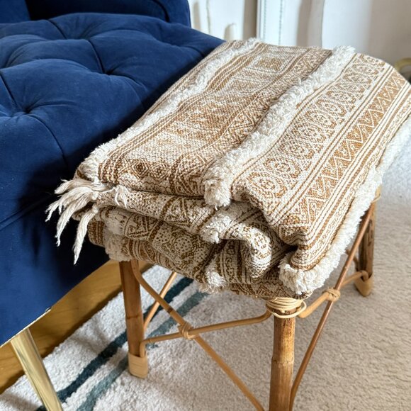 100% Cotton Greek Frieze Stripes Area Rug - 5x8 Tan & Ivory Tassels and Texture - Picture 8 of 9